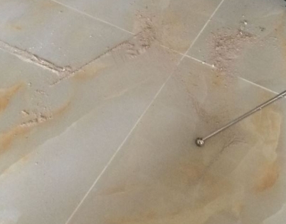大埔瓷砖空鼓维修公司分享粘合剂选择不当在瓷砖铺贴过程中可能导致以下问题