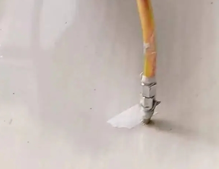 大埔瓷砖空鼓维修公司专业解答在瓷砖铺贴过程中，如果使用的砂料过粗（如全部使用了粗砂），可能会导致以下问题